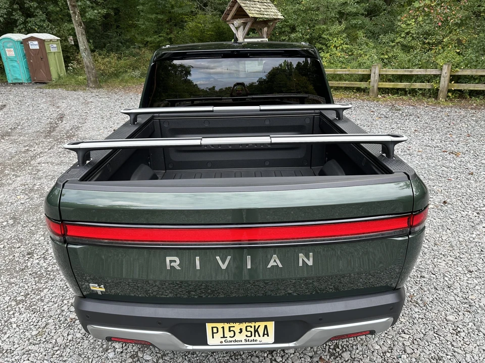 2023 Rivian R1T - Image 14 of 31