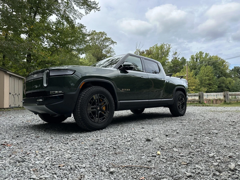 2023 Rivian R1T - Image 6 of 31