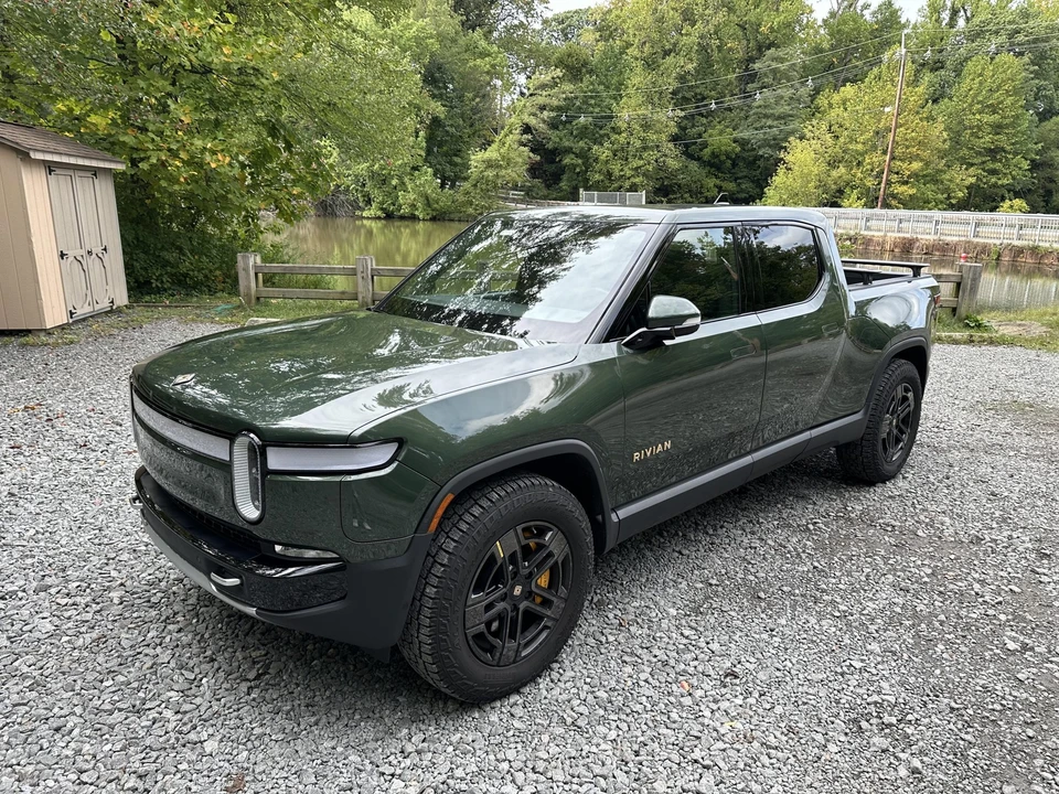2023 Rivian R1T - Image 4 of 31