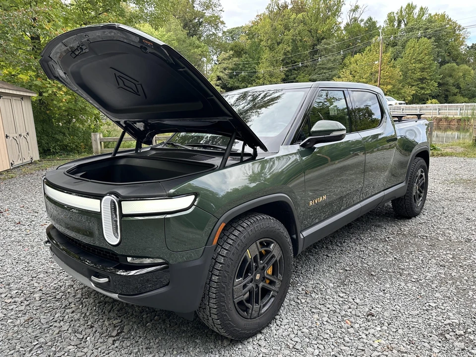 2023 Rivian R1T - Image 27 of 31