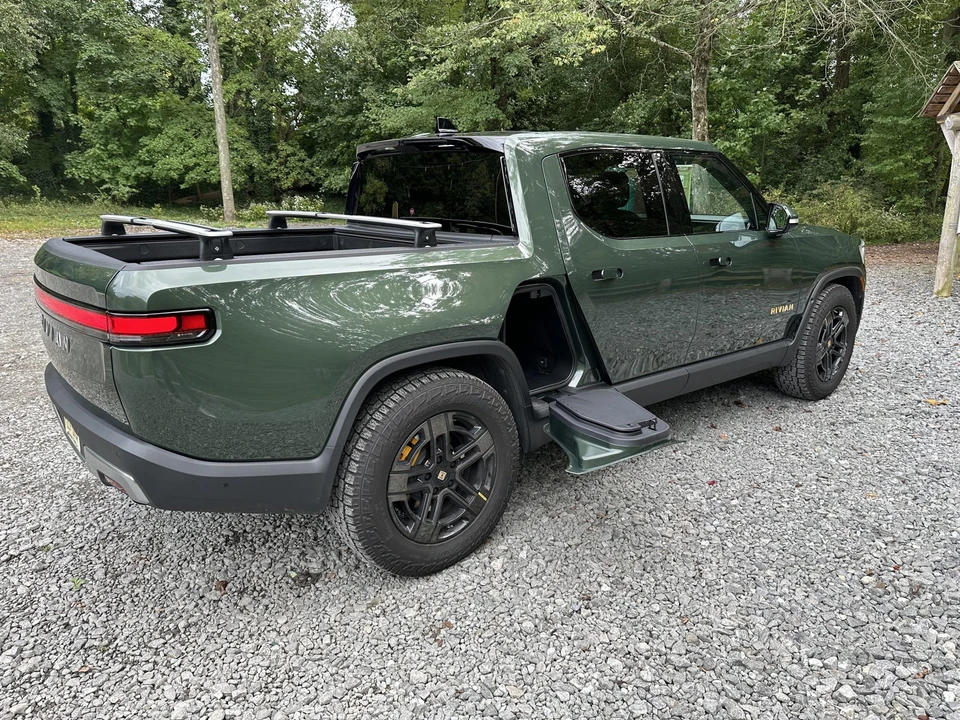 2023 Rivian R1T - Image 29 of 31