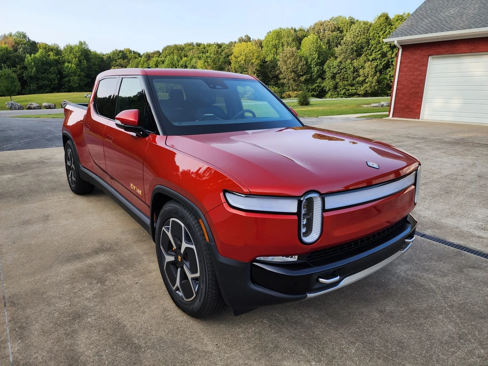 2023 Rivian R1T - Image 4 of 31
