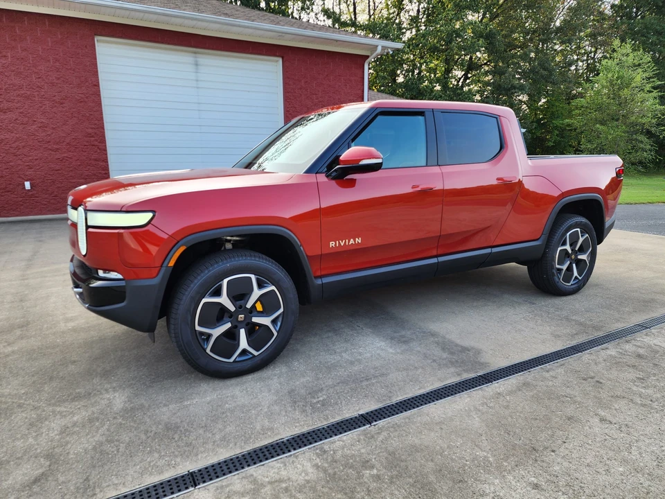2023 Rivian R1T - Image 31 of 31
