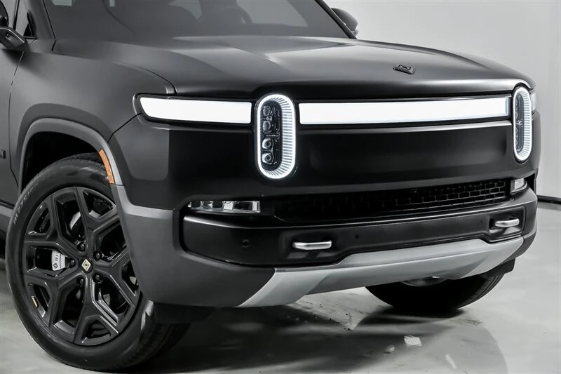 2023 Rivian R1T - Image 2 of 21