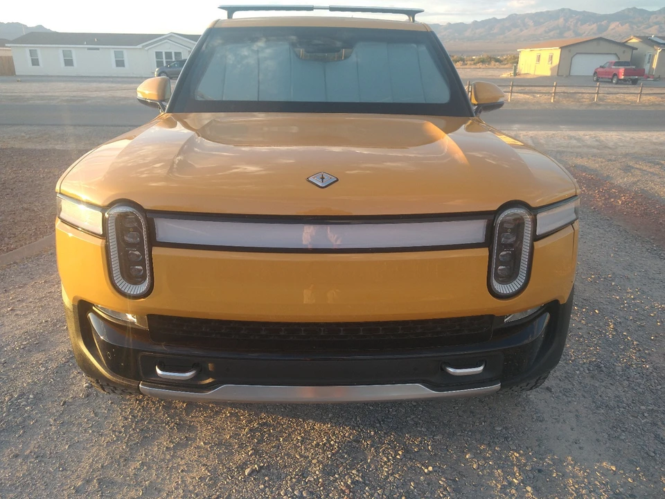 2023 Rivian R1T - Image 3 of 21