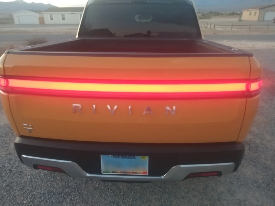2023 Rivian R1T - Image 6 of 21