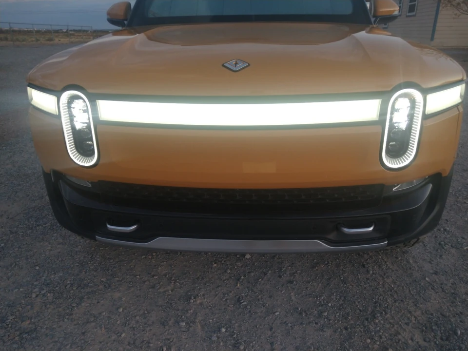 2023 Rivian R1T - Image 4 of 21