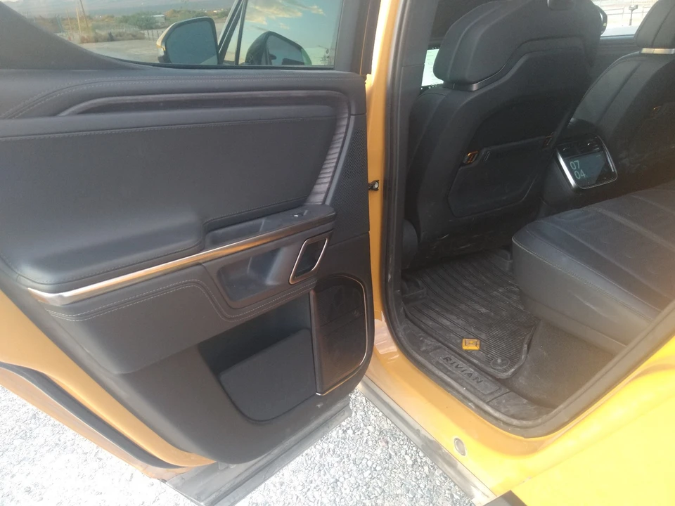 2023 Rivian R1T - Image 20 of 21
