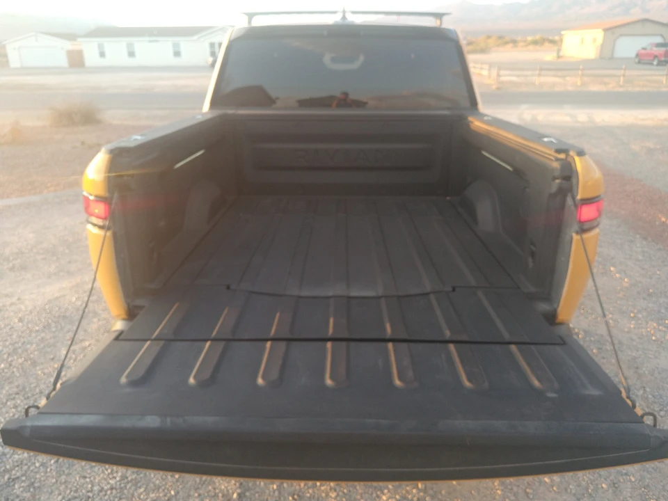 2023 Rivian R1T - Image 16 of 21