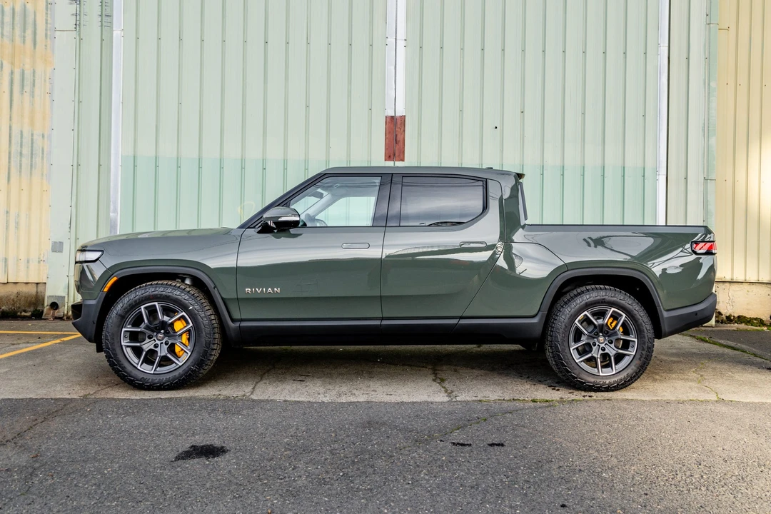 2023 Rivian R1T - Image 11 of 31