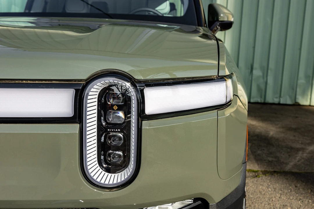2023 Rivian R1T - Image 16 of 31