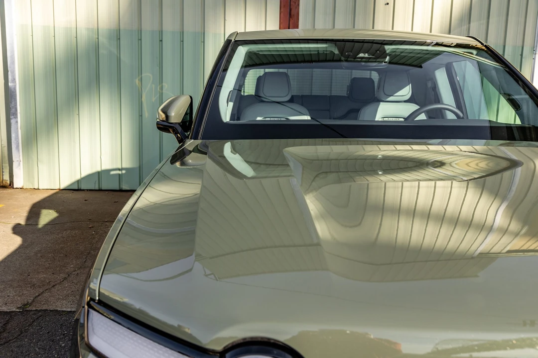 2023 Rivian R1T - Image 17 of 31