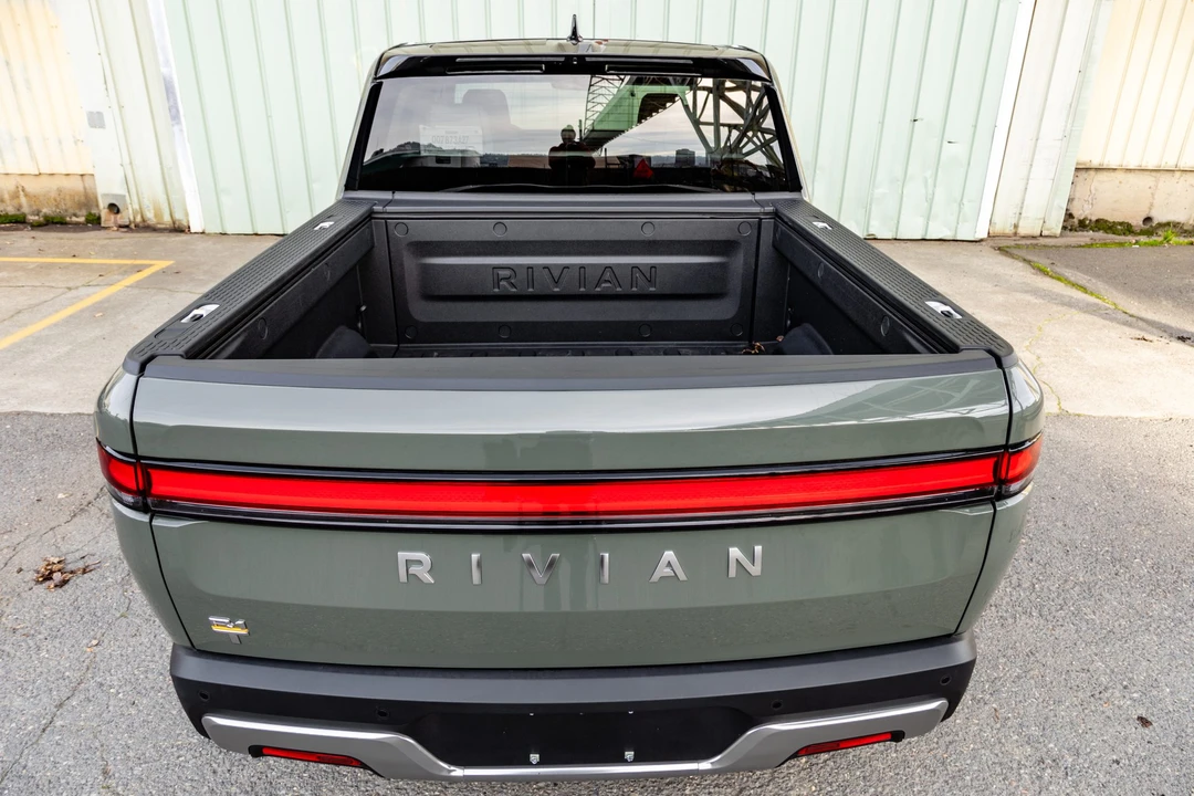 2023 Rivian R1T - Image 19 of 31