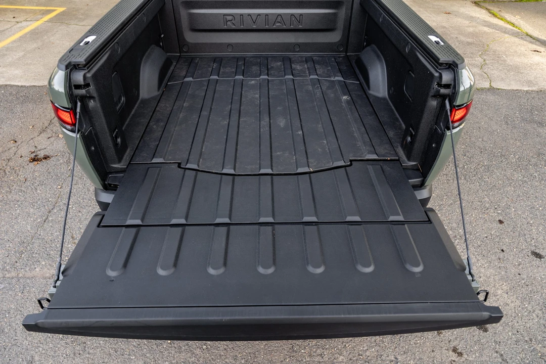 2023 Rivian R1T - Image 28 of 31
