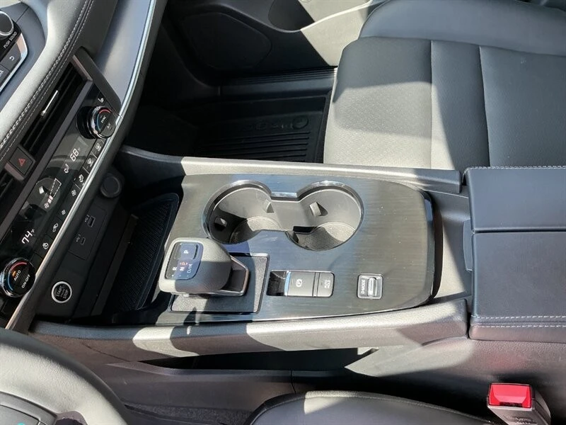 2023 Nissan Rogue - Image 23 of 24