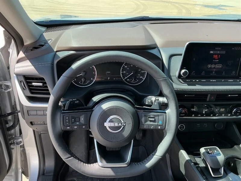 2023 Nissan Rogue - Image 20 of 24