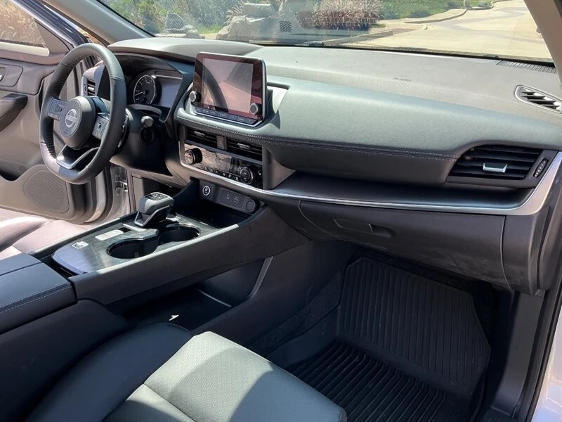 2023 Nissan Rogue - Image 24 of 24
