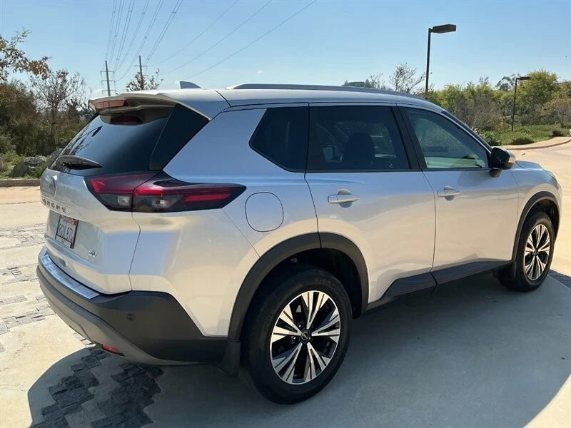 2023 Nissan Rogue - Image 11 of 24