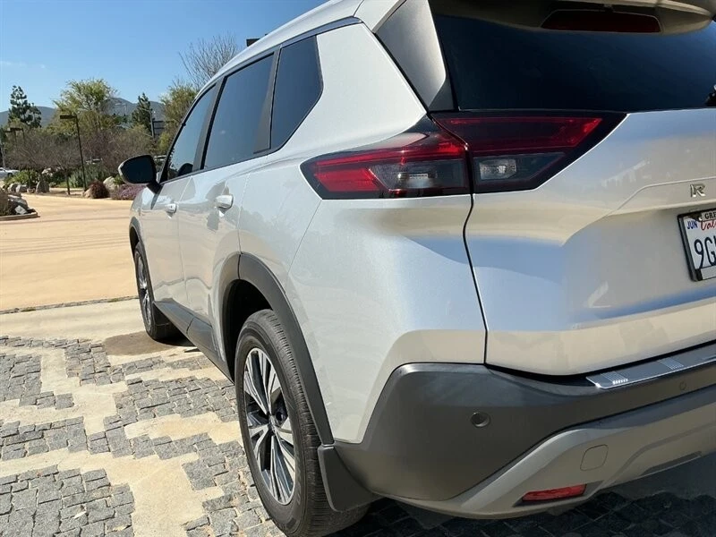 2023 Nissan Rogue - Image 14 of 24
