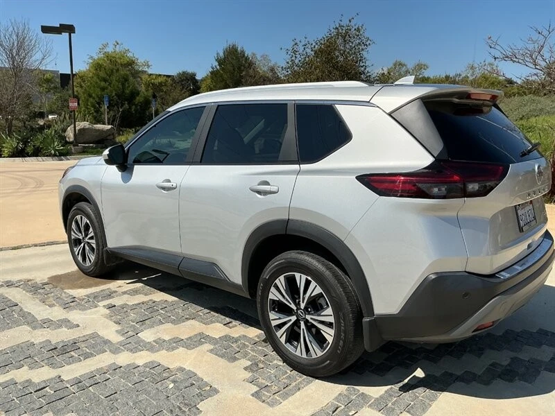 2023 Nissan Rogue - Image 13 of 24