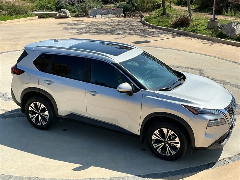 2023 Nissan Rogue - Image 18 of 24