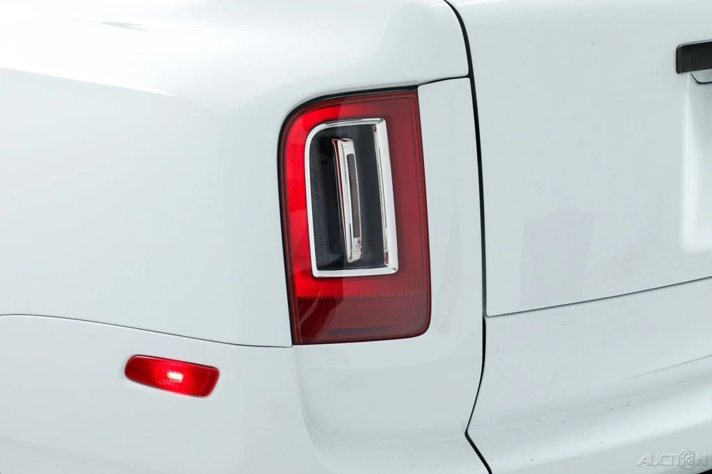 2023 Rolls-Royce Cullinan Black Badge - Image 15 of 21