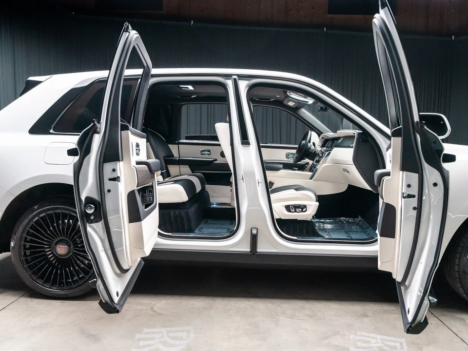 2023 Rolls-Royce Cullinan - Image 4 of 12