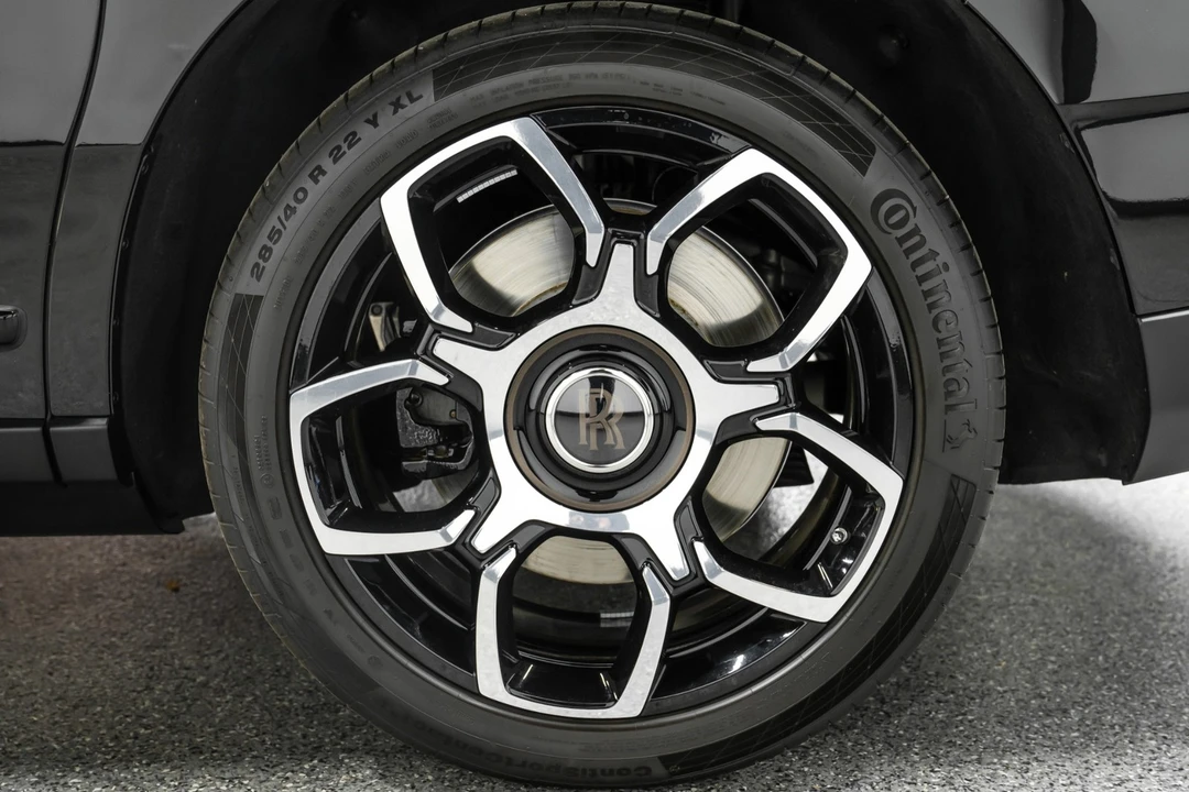 2023 Rolls-Royce Cullinan Black Badge - Image 10 of 21