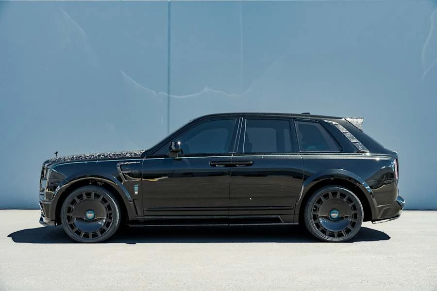 2023 Rolls-Royce Cullinan Black Badge - Image 2 of 31