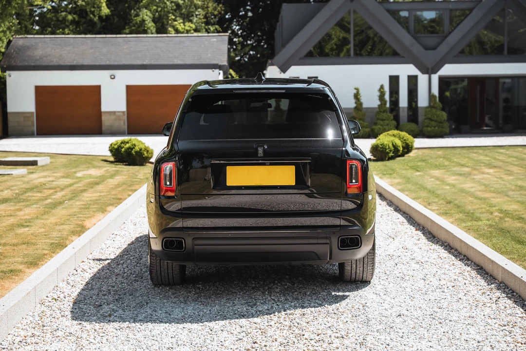 2023 Rolls-Royce Cullinan Black Badge - Image 14 of 31