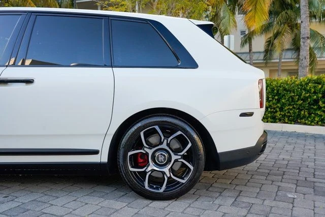 2023 Rolls-Royce Cullinan Black Badge - Image 14 of 31