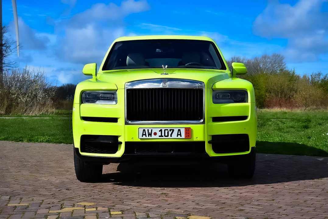 2023 Rolls-Royce Cullinan - Image 2 of 16