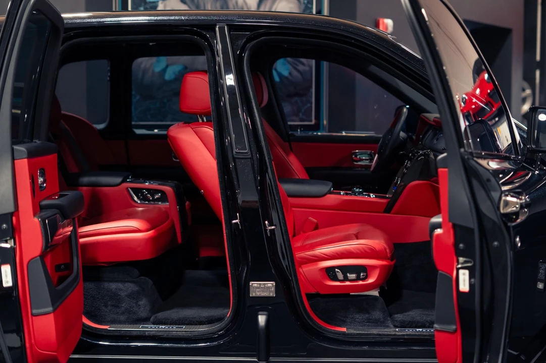 2023 Rolls-Royce Cullinan - Image 2 of 31