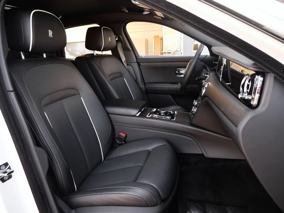 2023 Rolls-Royce Ghost 2nd Gen - Image 28 of 31