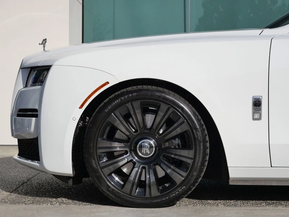2023 Rolls-Royce Ghost 2nd Gen - Image 12 of 31