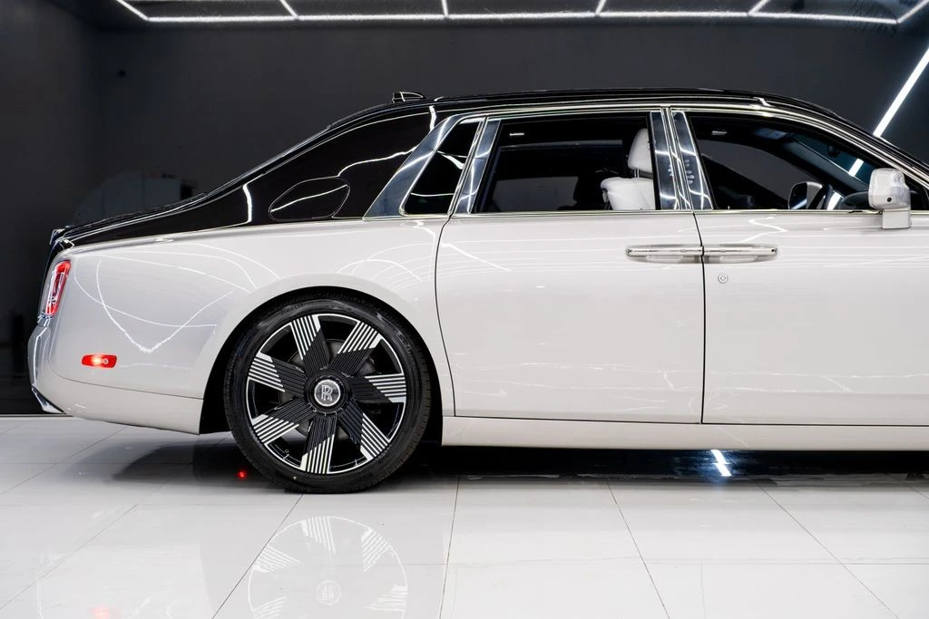 2023 Rolls-Royce Phantom VIII - Image 10 of 21