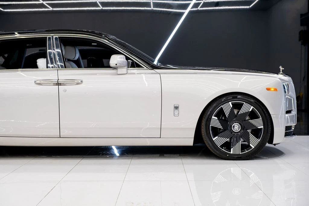 2023 Rolls-Royce Phantom VIII - Image 11 of 21