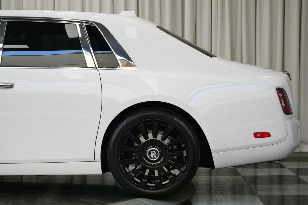 2023 Rolls-Royce Phantom VIII - Image 11 of 21