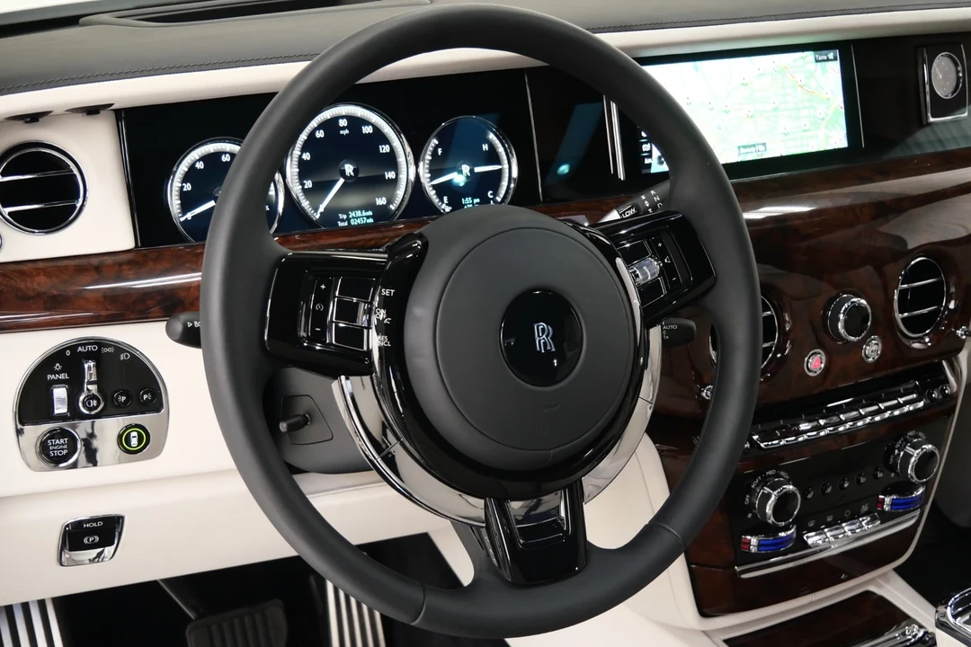 2023 Rolls-Royce Phantom VIII - Image 15 of 21