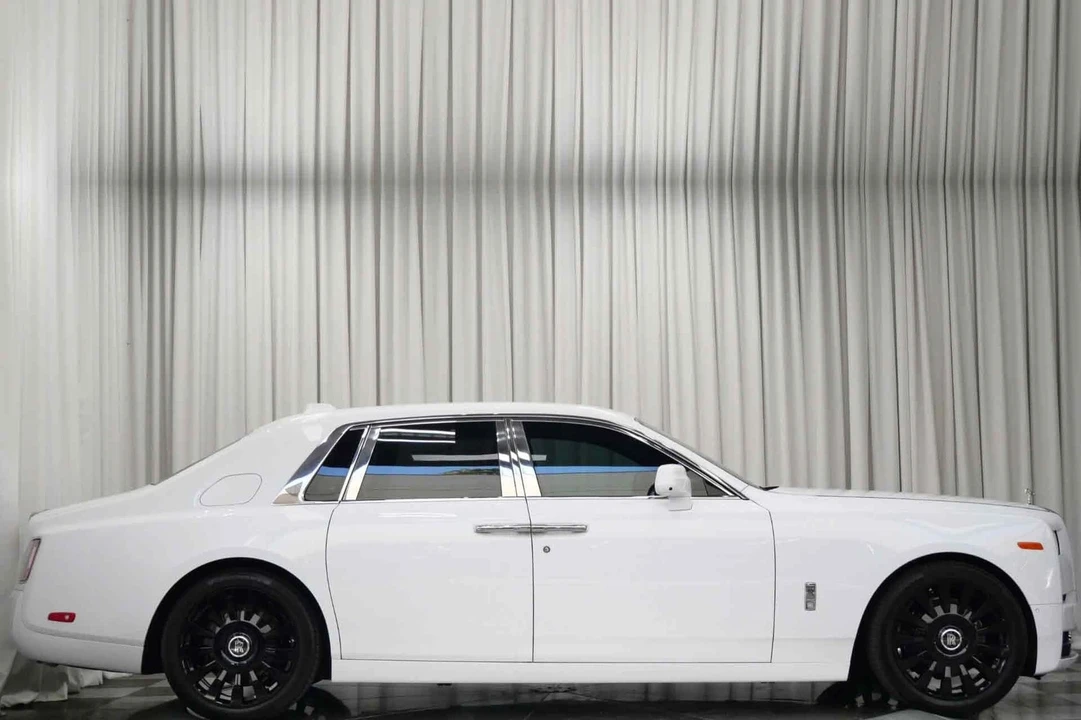 2023 Rolls-Royce Phantom VIII - Image 2 of 21