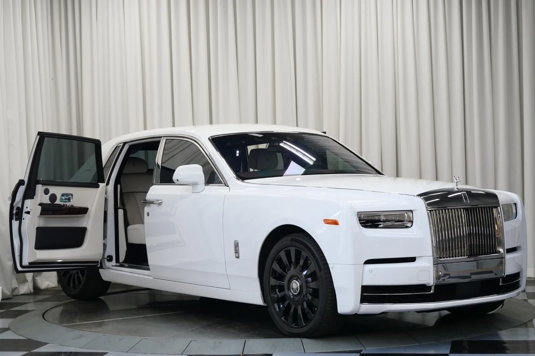 2023 Rolls-Royce Phantom VIII - Image 3 of 21