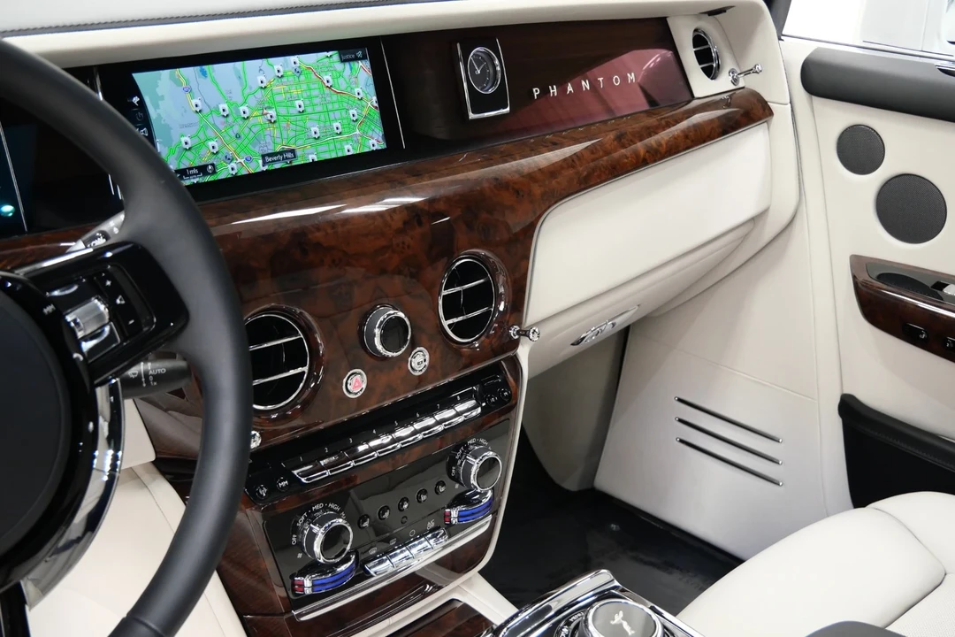 2023 Rolls-Royce Phantom VIII - Image 17 of 21
