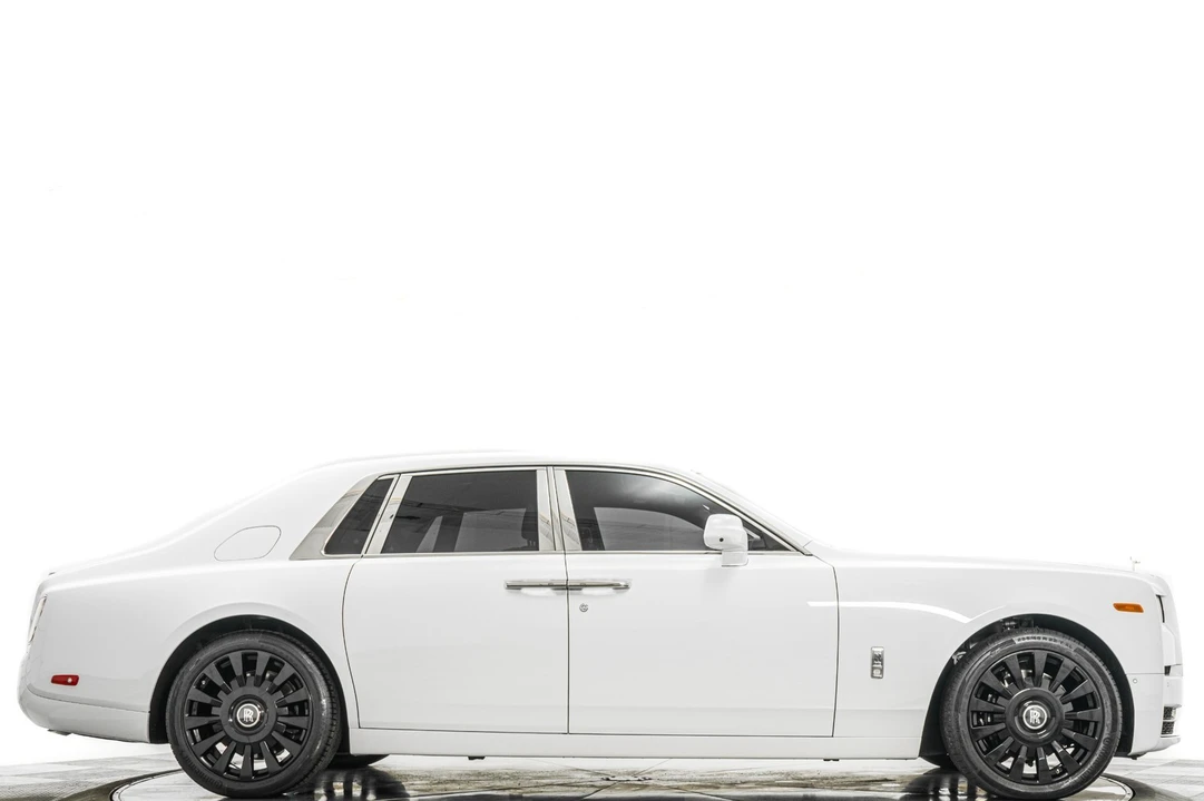 2023 Rolls-Royce Phantom VIII - Image 2 of 21