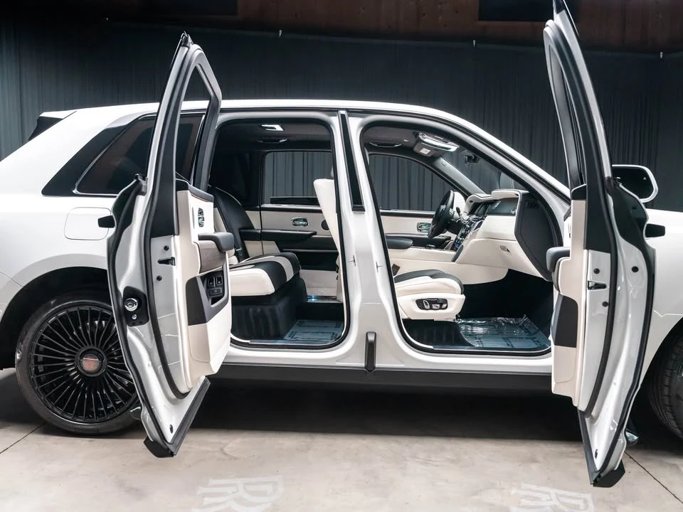 2023 Rolls-Royce Cullinan - Image 4 of 20