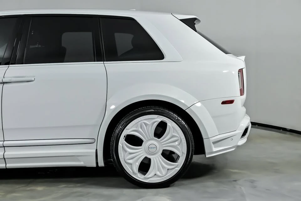 2023 Rolls-Royce Cullinan - Image 9 of 20