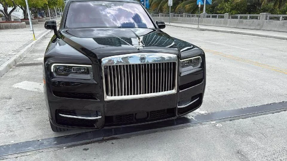 2023 Rolls-Royce Cullinan Black Badge - Image 2 of 6