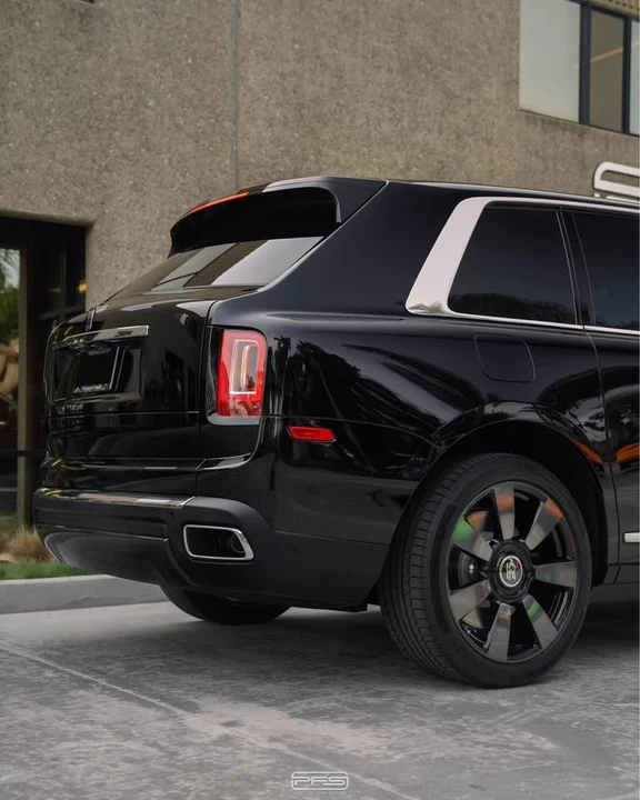 2023 Rolls-Royce Cullinan - Image 4 of 20