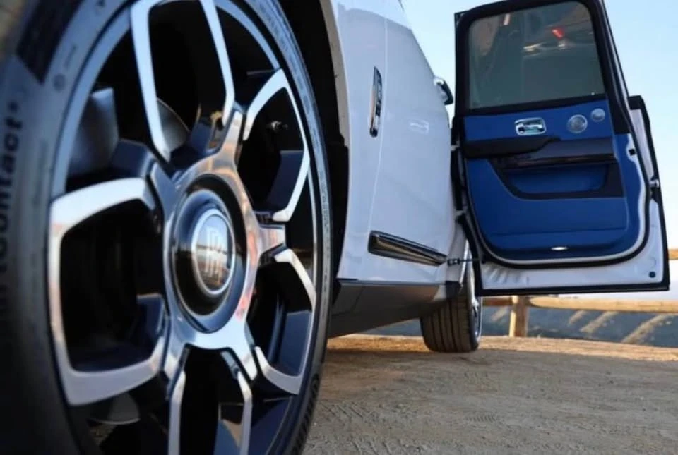 2023 Rolls-Royce Cullinan - Image 4 of 7