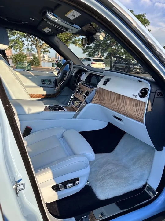 2023 Rolls-Royce Cullinan - Image 4 of 5