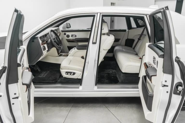 2023 Rolls-Royce Phantom VIII - Image 7 of 15